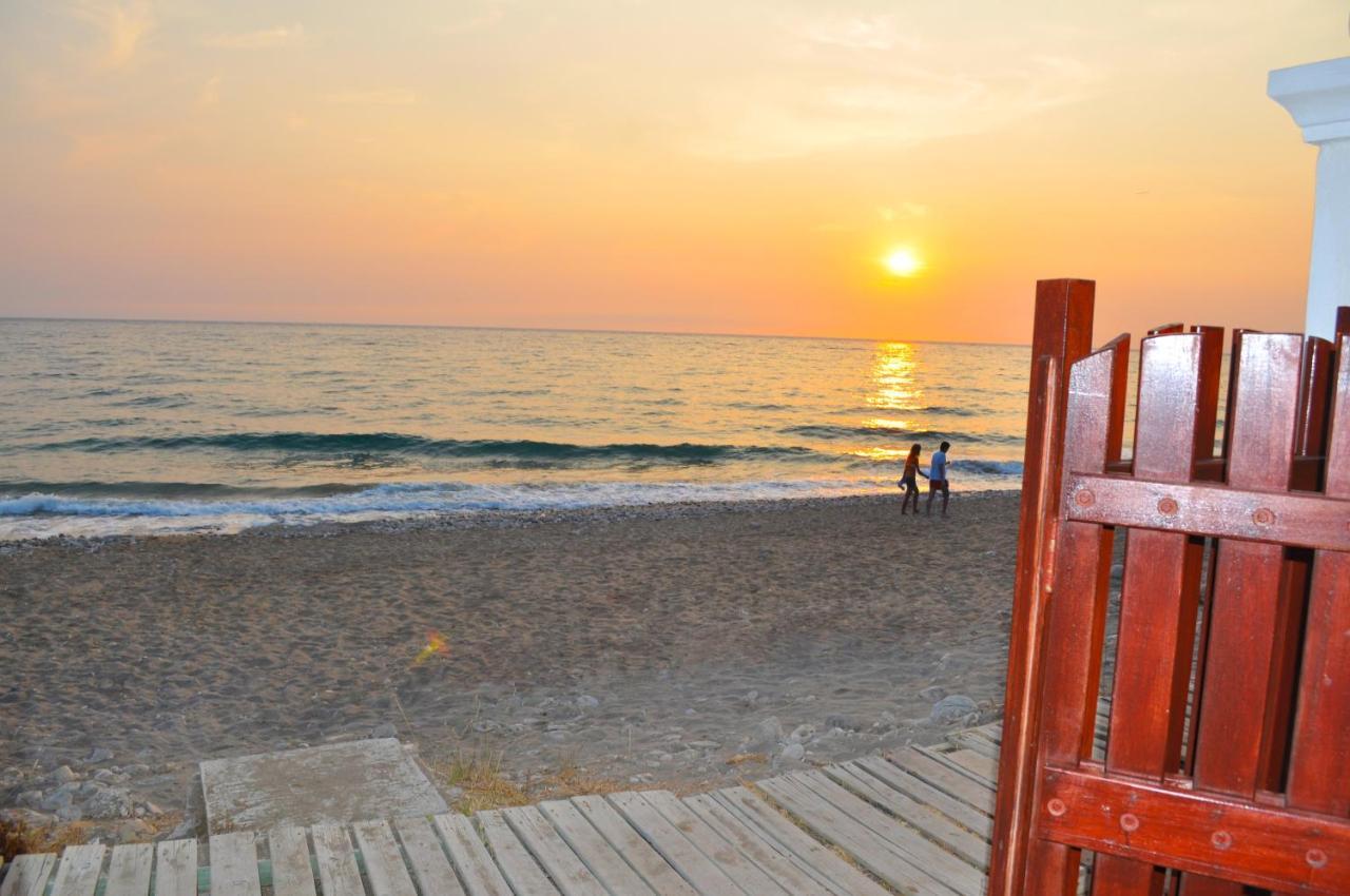 Beachfront Vacation Home Eftichia 아기오스고르디오스 외부 사진